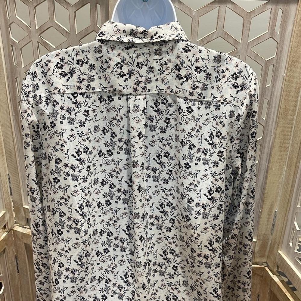 Banana Republic Dillon Floral Button Up ✨ - Picture 5 of 9